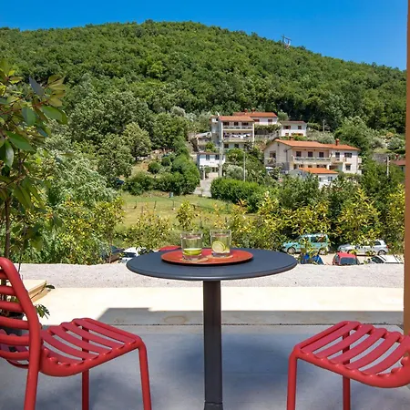 Perunika Mošćenička Draga