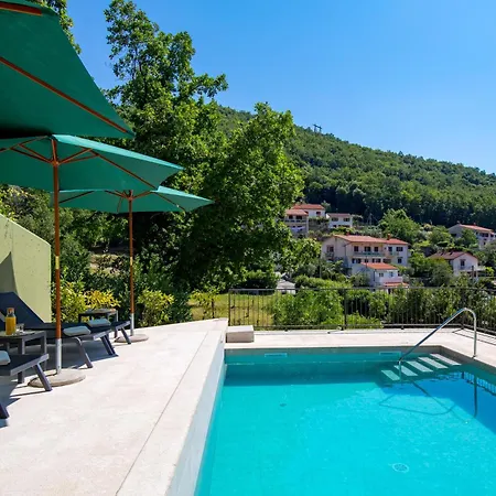 krevet i doručak Perunika 4*