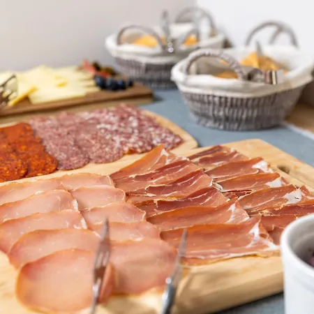 Perunika Bed & Breakfast 4*